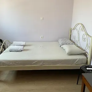 Private With A Beautiful Veranda Kwatera prywatna